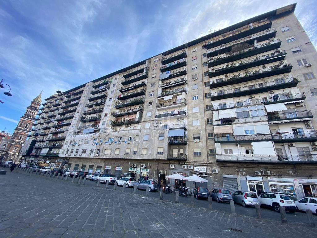 Appartamento in vendita a Napoli piazza Mercato, 8