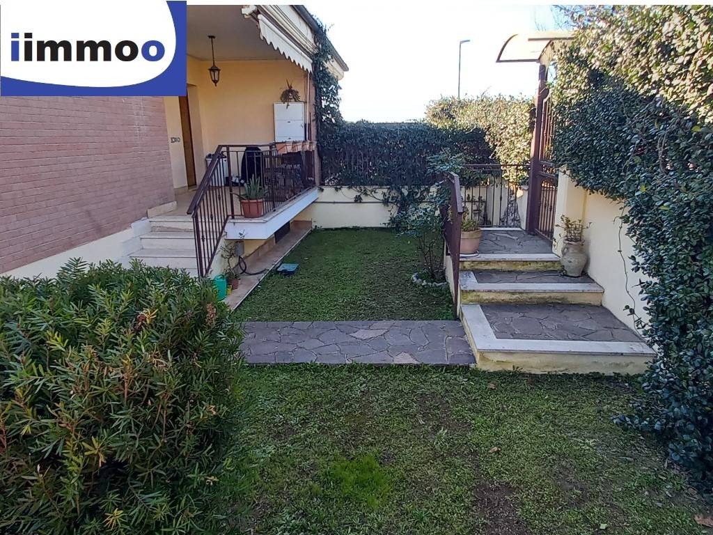 Villa Bifamiliare in vendita a Roma via Furci