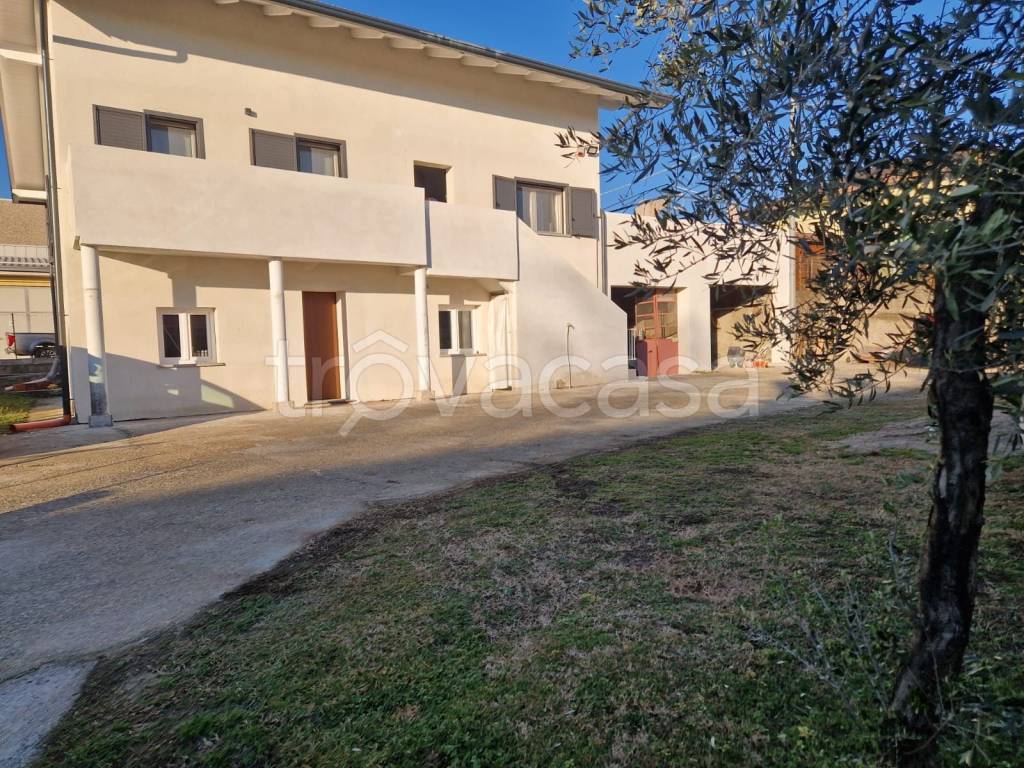 Villa Bifamiliare in vendita a Cantello via Varese