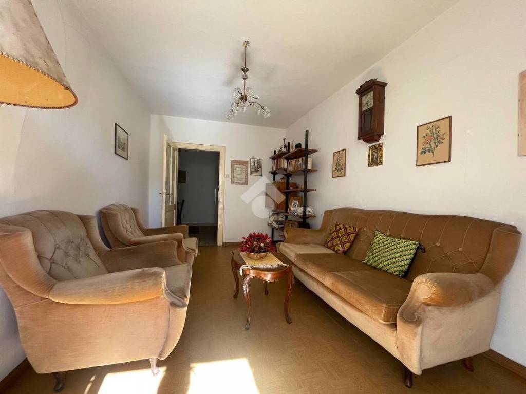 Casa Indipendente in vendita a Tenna via Alberè, 42