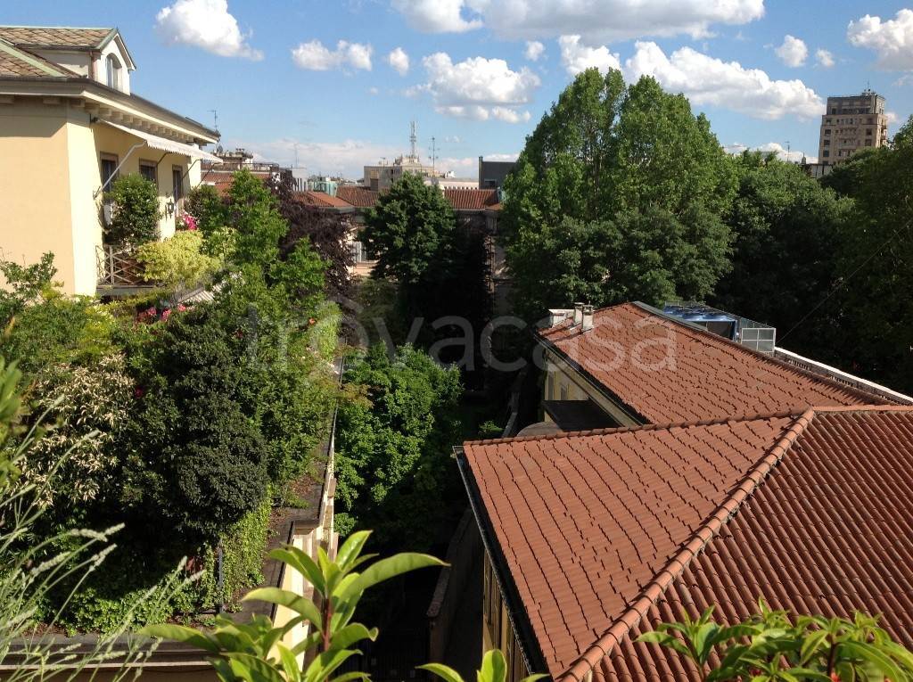 Appartamento in vendita a Milano via Bigli