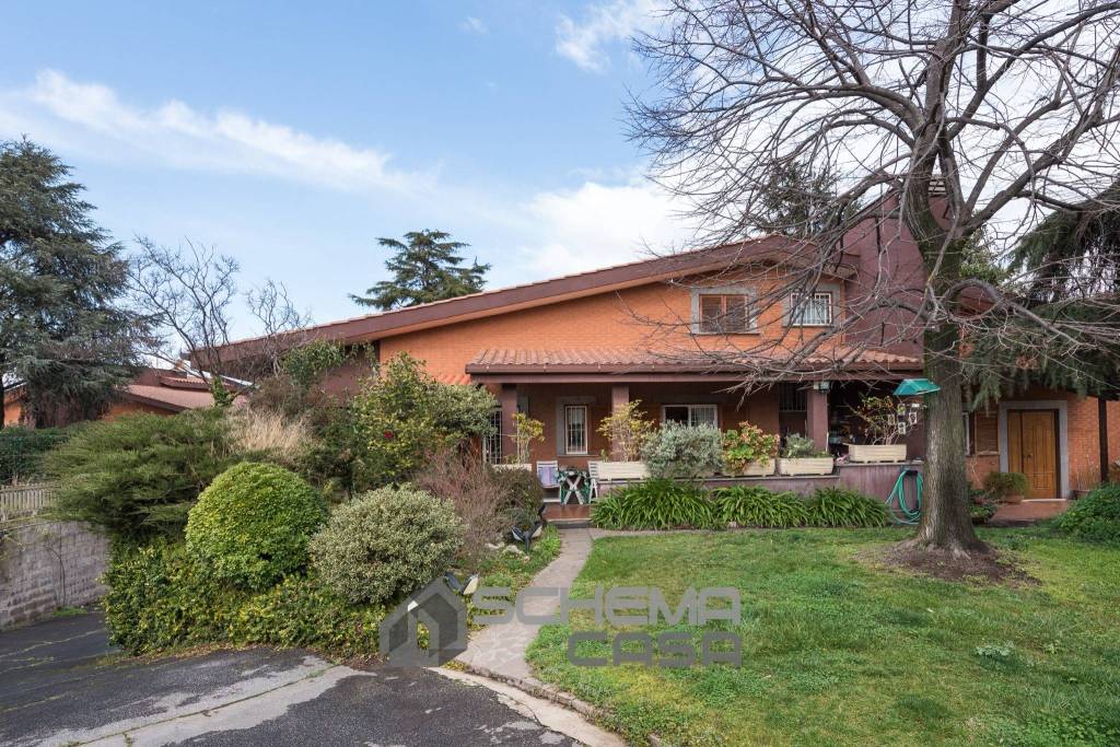 Villa in vendita a Roma via del Casale Agostinelli, 201