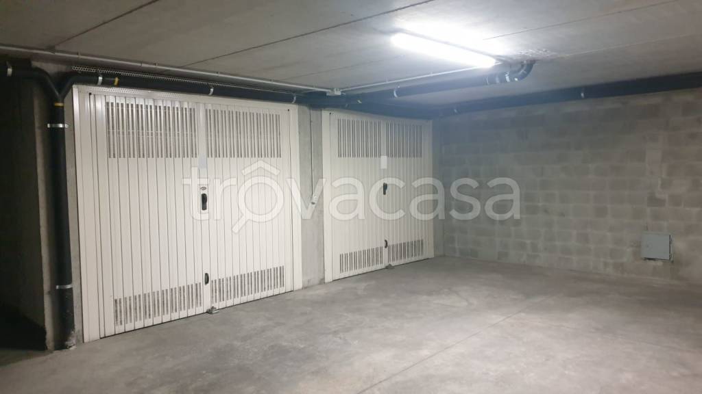 Garage in vendita a Torino corso Traiano, 143