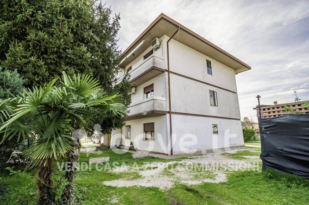 Appartamento in vendita a Selvazzano Dentro via Sant'Elena, 9