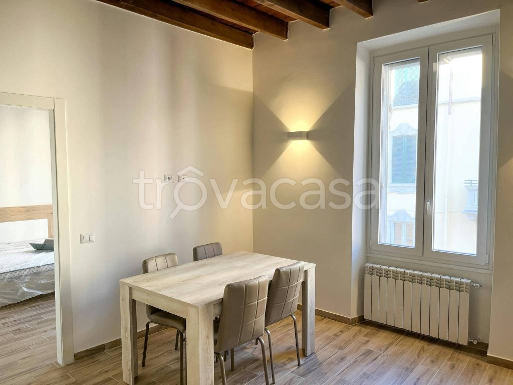 Appartamento in affitto a Milano via Monte Cengio