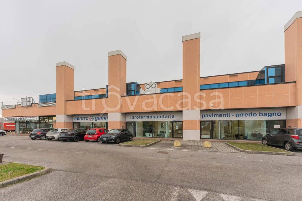 Ufficio in affitto a Ferrara via Trasvolatori Atlantici, Snc