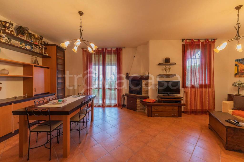 Villa a Schiera in vendita a San Pietro in Casale via Sacchetti, 43