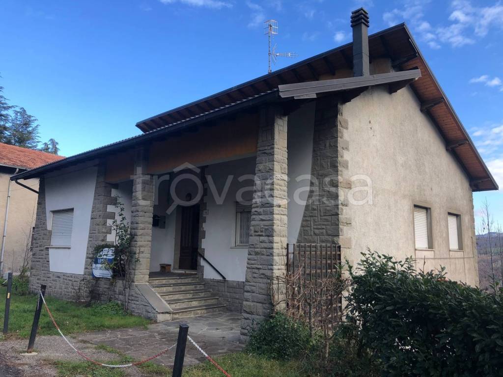 Villa Bifamiliare in vendita a Fanano viale Europa, 44