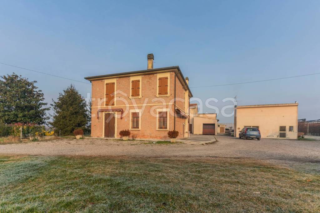 Villa in vendita a Vigarano Mainarda via Cioccana, 17