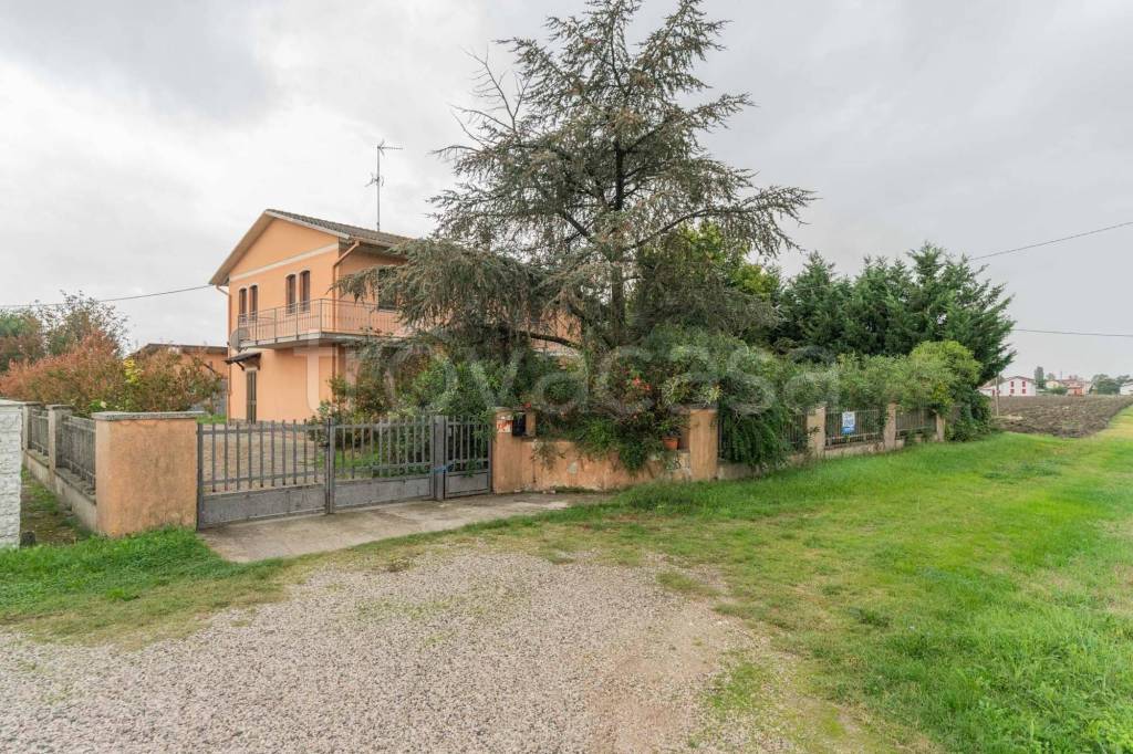 Villa in vendita a Poggio Renatico via Imperiale, 69A
