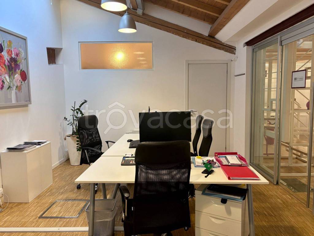 Ufficio in in affitto da privato a Milano via Generale Thaon di Revel, 21