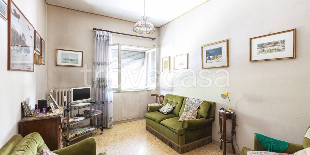 Appartamento in vendita a Roma lungotevere degli Artigiani, 32