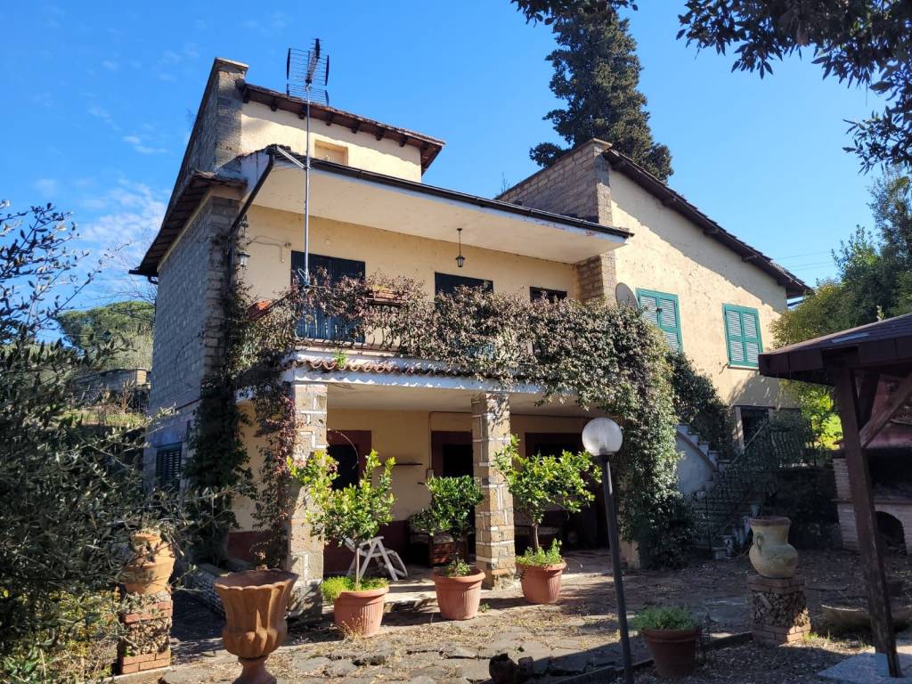 Casa Indipendente in vendita a Gallicano nel Lazio via baroncella, 9