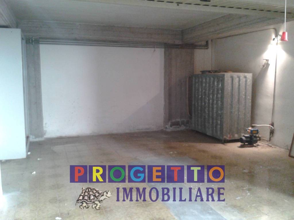 Garage in affitto a Trecastagni via Pietro Mascagni, 2