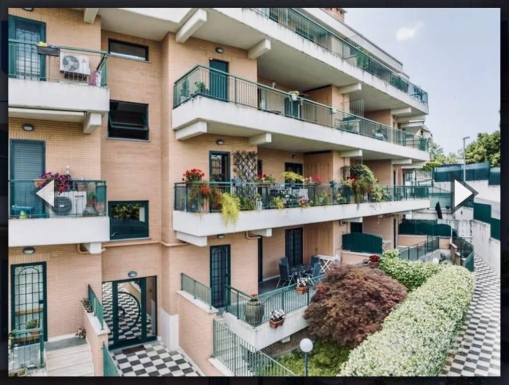 Appartamento in vendita a Roma via di Santa Beatrice