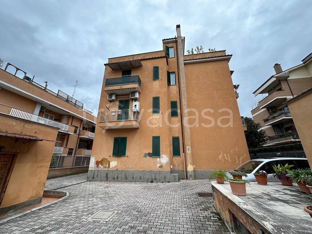 Appartamento in vendita a Roma via Marcello Provenzale, 52