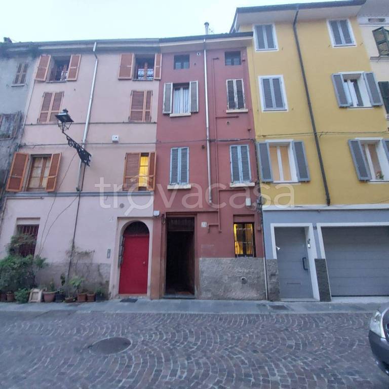 Appartamento in vendita a Parma borgo Gazzola, 21