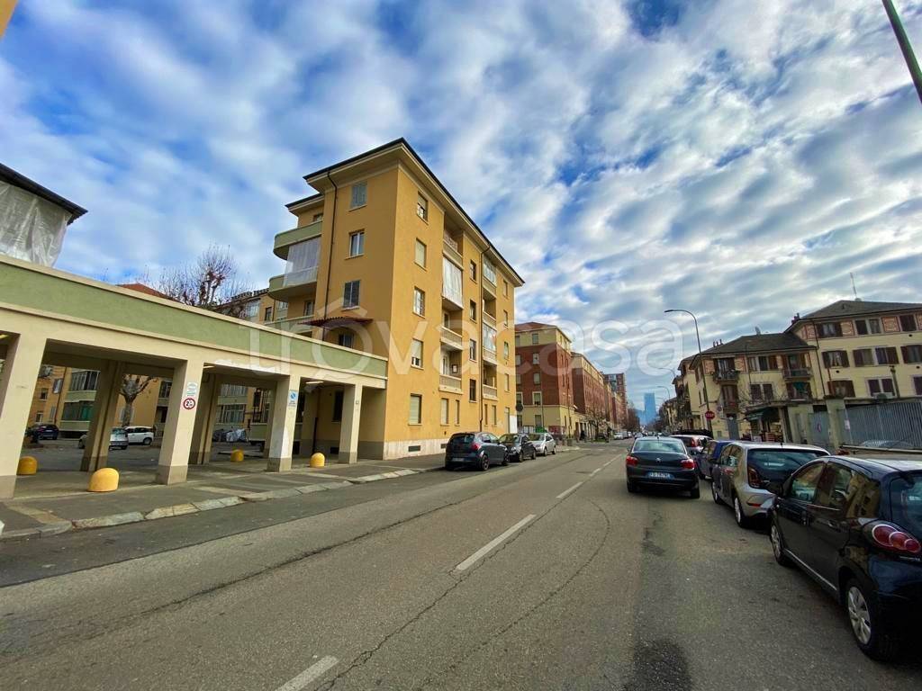 Appartamento in vendita a Torino via Giacomo Dina, 52