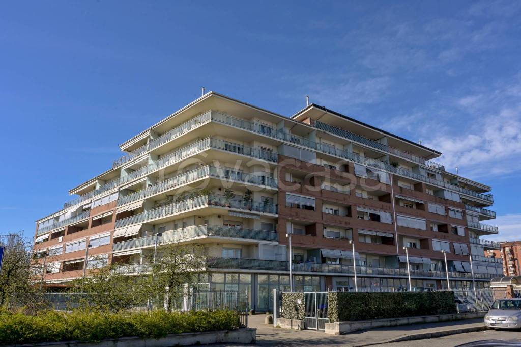 Appartamento in vendita a Torino corso Grosseto, 469
