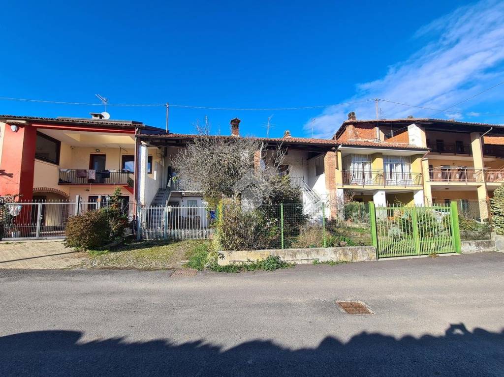 Casa Indipendente in vendita a Castellamonte canton Berolatti, 13