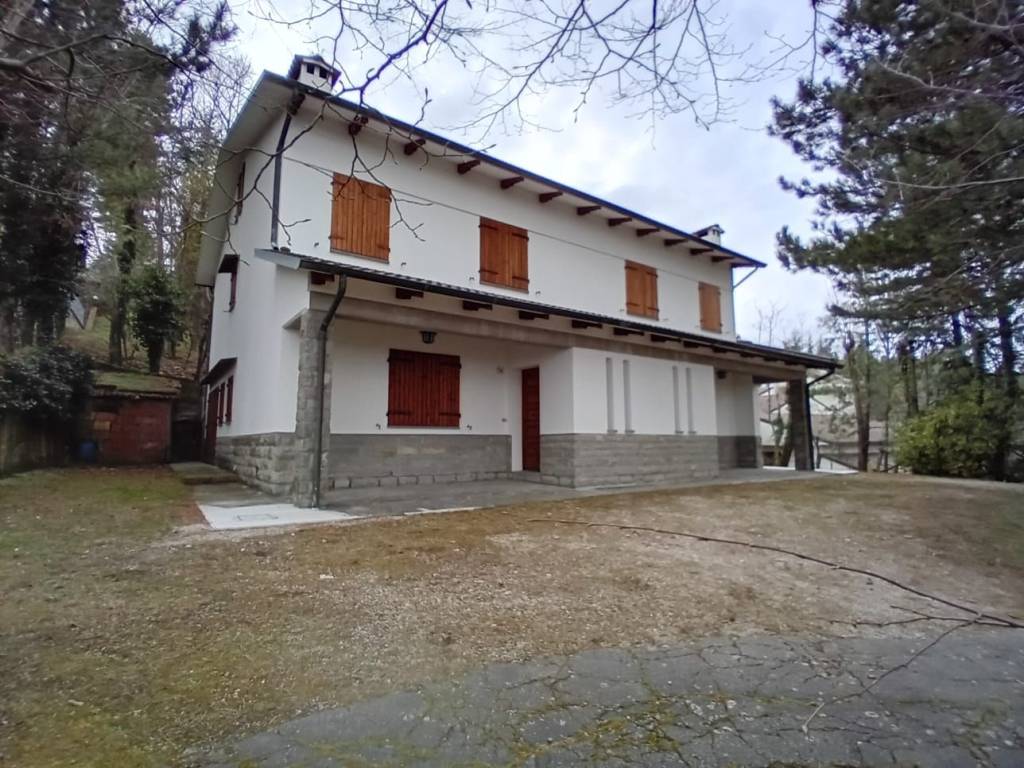 Villa Bifamiliare in vendita a Tredozio via portichese