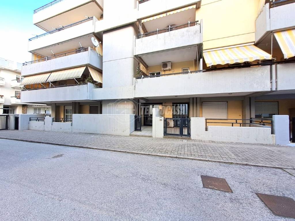 Appartamento in vendita ad Adelfia via Piero Gobetti 4