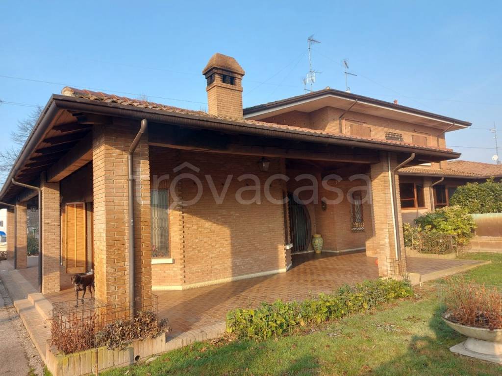 Villa Bifamiliare in vendita a Occhiobello via Piave