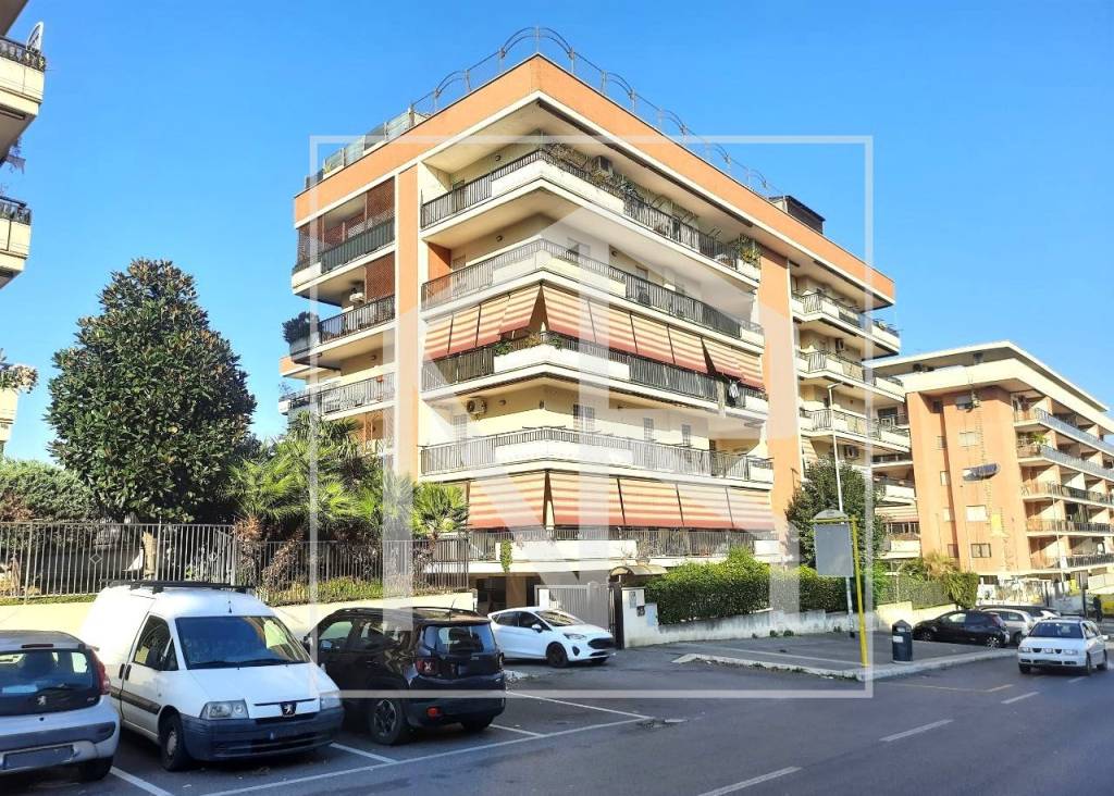 Appartamento in vendita a Roma via Raoul Chiodelli, 45