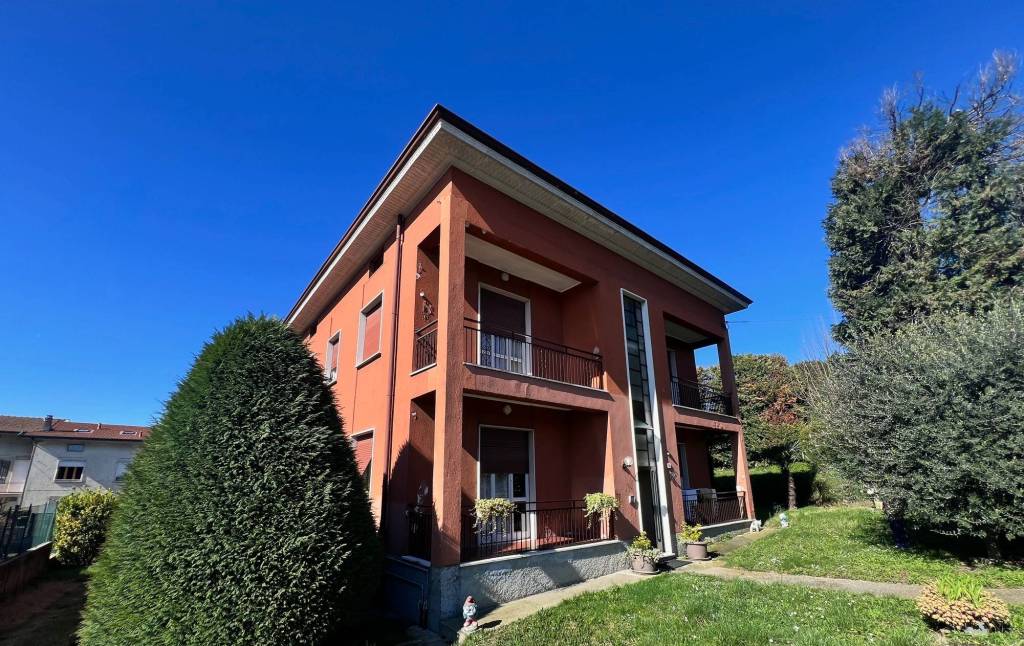 Villa in vendita a Cantù via Fiammenghini, 34
