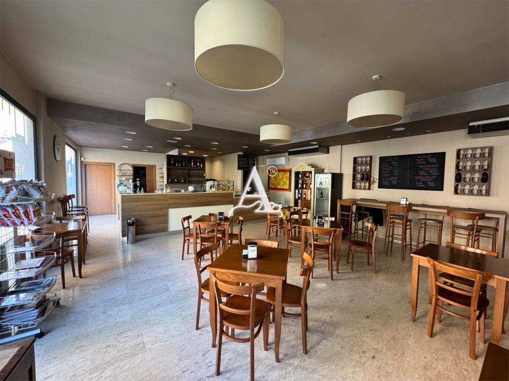 Bar in vendita a San Pietro in Cariano via Monte Drago, 20