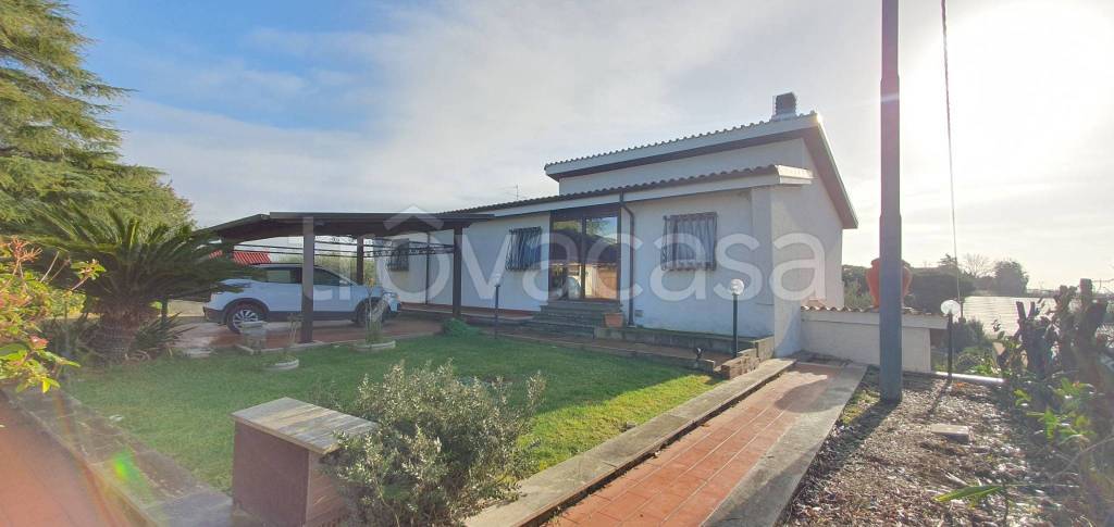 Villa in vendita ad Aprilia via Gavia, 10