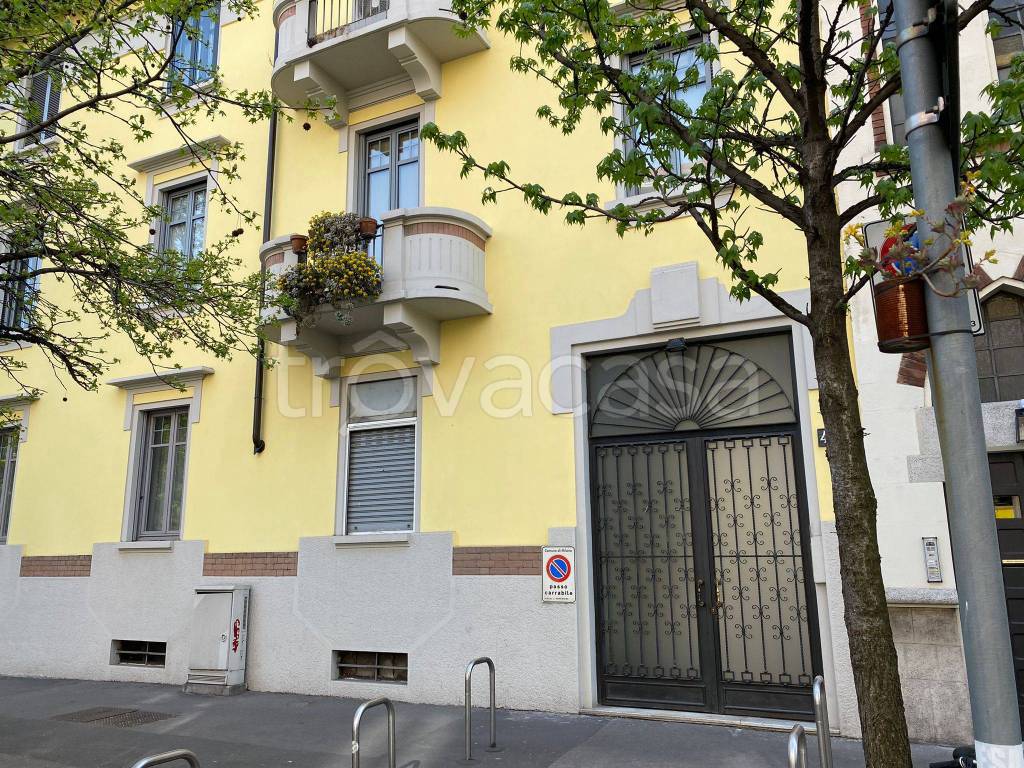Appartamento in vendita a Milano via Francesco Albani, 41