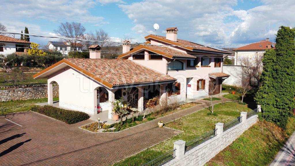 Villa in vendita a Sagrado via Piantella