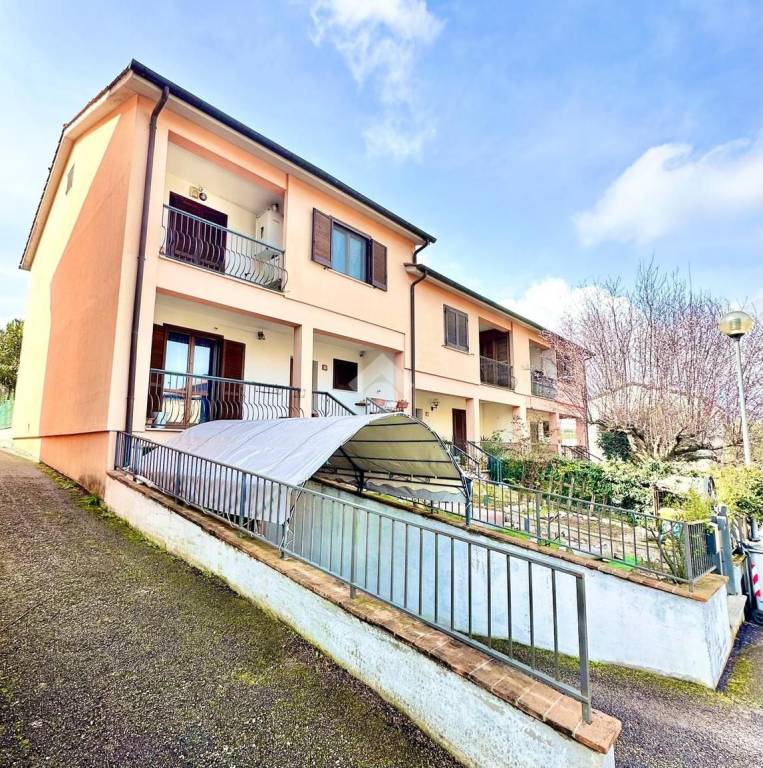 Villa a Schiera in vendita a Spoleto località Baiano, 1