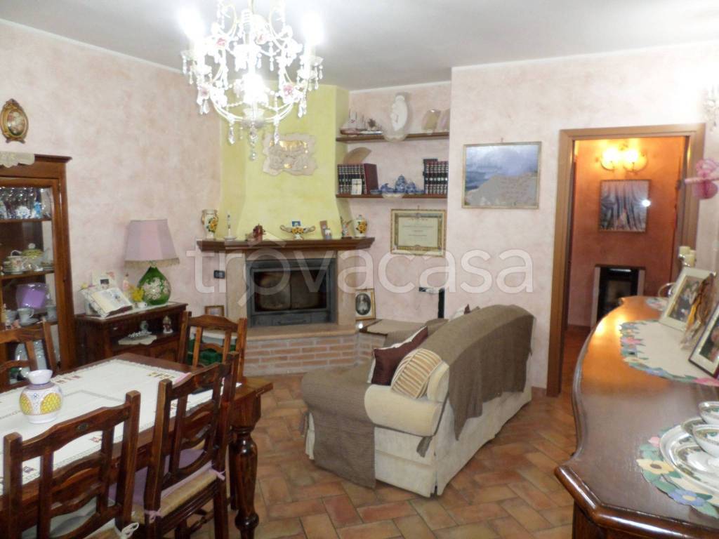 Villa a Schiera in vendita a Passignano sul Trasimeno via Gerardo Dottori