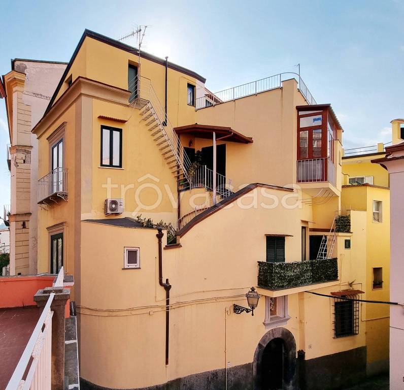Appartamento in vendita a Piano di Sorrento piazza Domenico Cota, 8