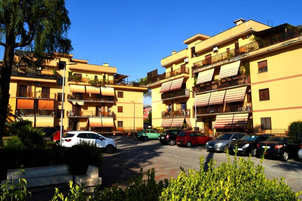 Appartamento in vendita a Roma via castelvetrano, 27