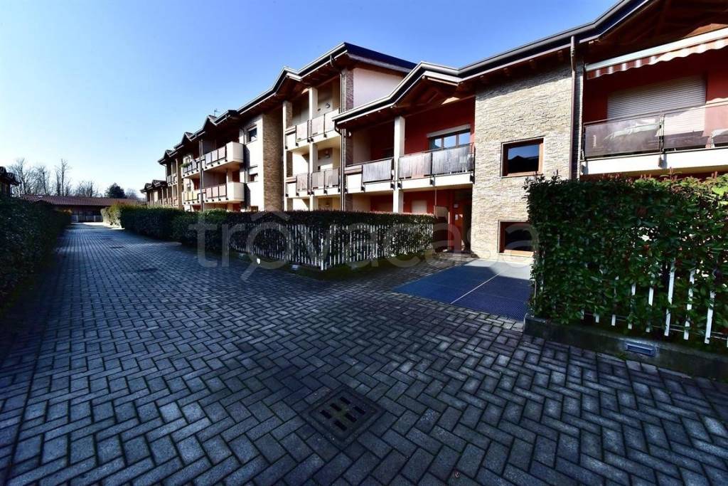 Appartamento in vendita a Cesate via Puccini, 113