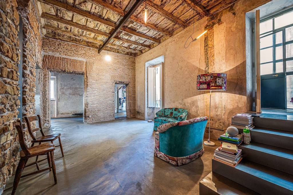 Appartamento in vendita a Roma via Degli Zingari