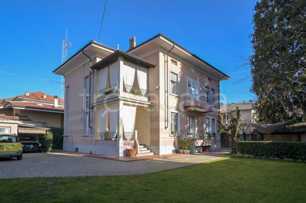 Villa Bifamiliare in vendita a Ciriè via Monte Soglio, 16