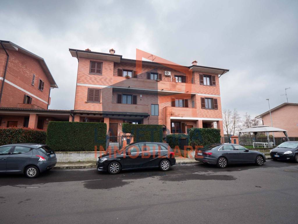 Appartamento in vendita a Cura Carpignano via Gioacchino Rossini, 22