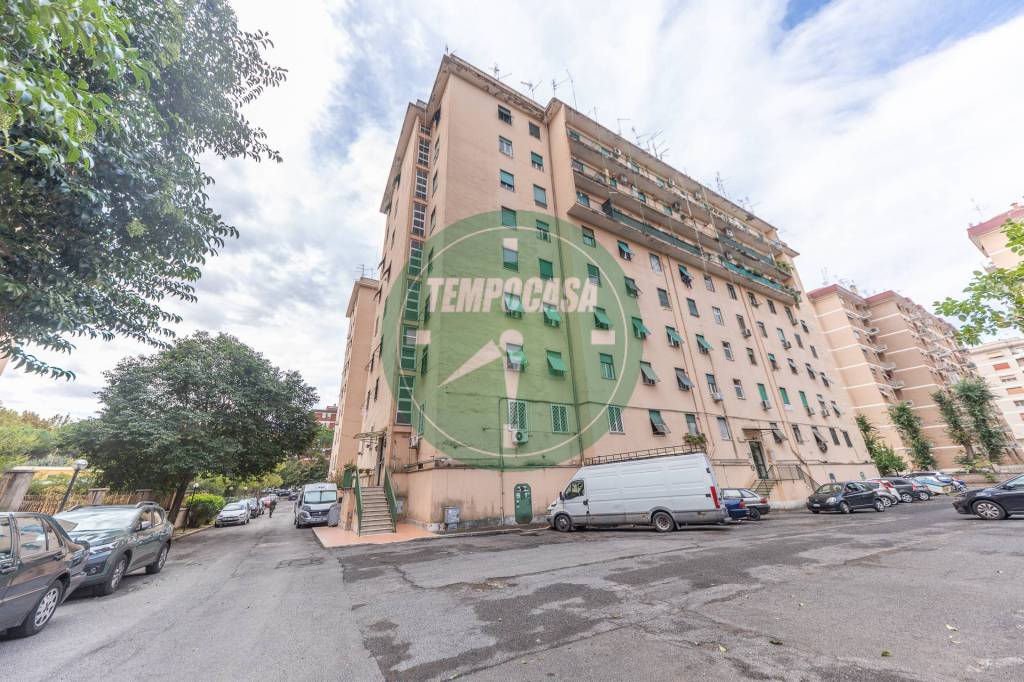 Appartamento in vendita a Roma via Costantino, 137