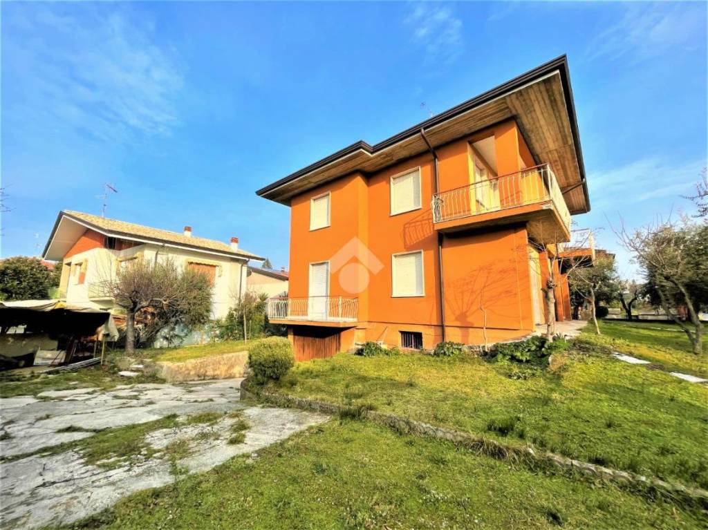 Villa Bifamiliare in vendita a Desenzano del Garda via Rio Ponale, 14