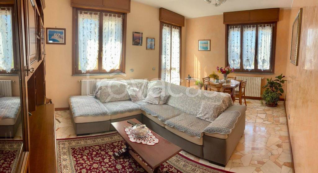Appartamento in in vendita da privato a Lentate sul Seveso via Liguria, 6