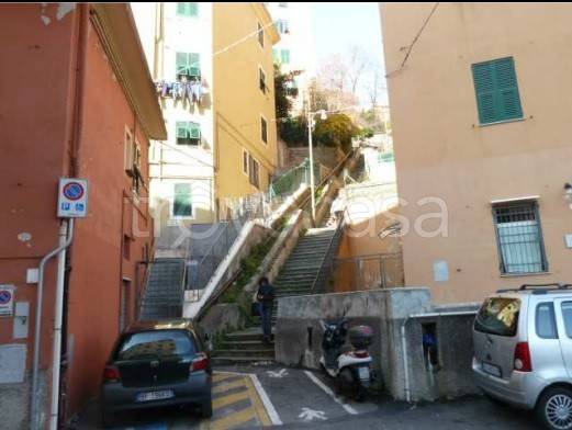 Appartamento all'asta a Genova via Antonio Burlando, 38