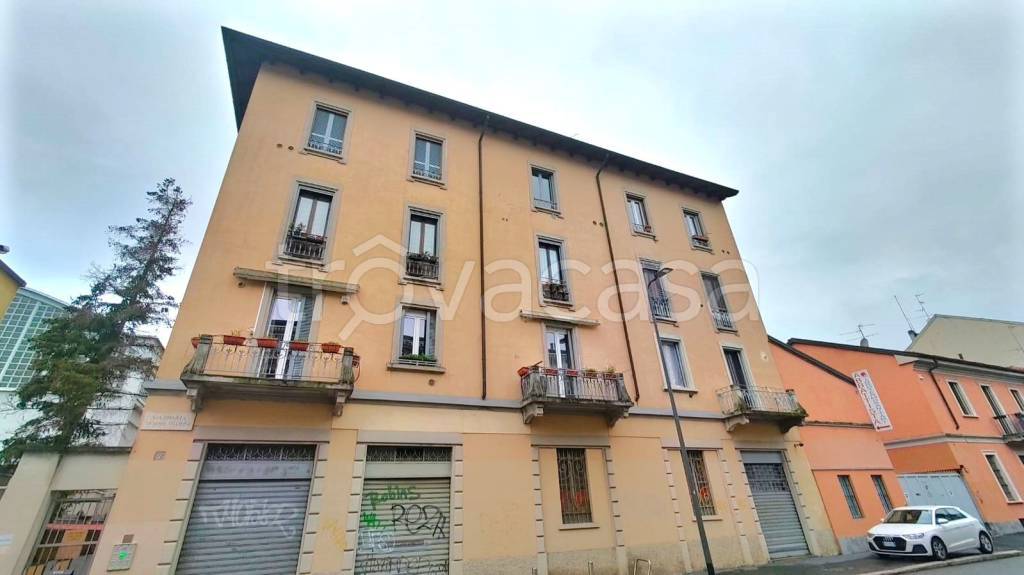 Appartamento in affitto a Milano via Giuseppe Ugolini, 7