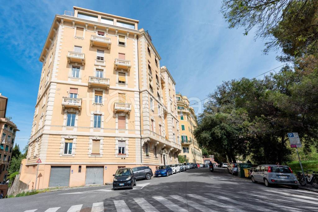 Appartamento in affitto a Genova mura dello Zerbino, 18