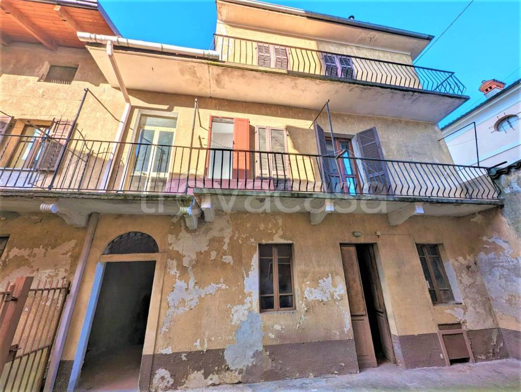 Casa Indipendente in vendita a Cavaglià via Cesare Vercellone