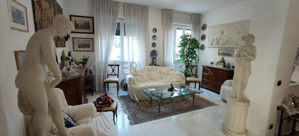 Appartamento in vendita a Genova via Giovanni Battista Magnaghi, 3