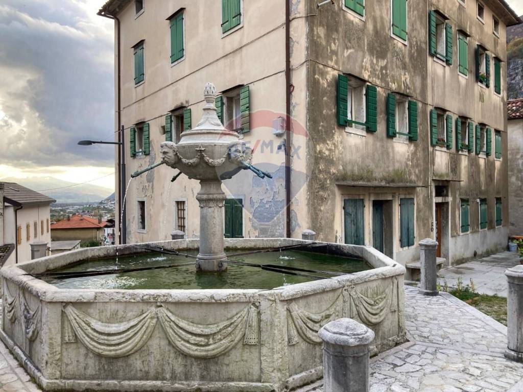 Appartamento in vendita a Longarone piazza della Fontana, 68